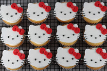 Load image into Gallery viewer, Cupcakes with Fondant Cat Toppers
