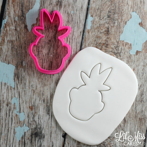 summer pineapple cutter | Lil Miss Cakes